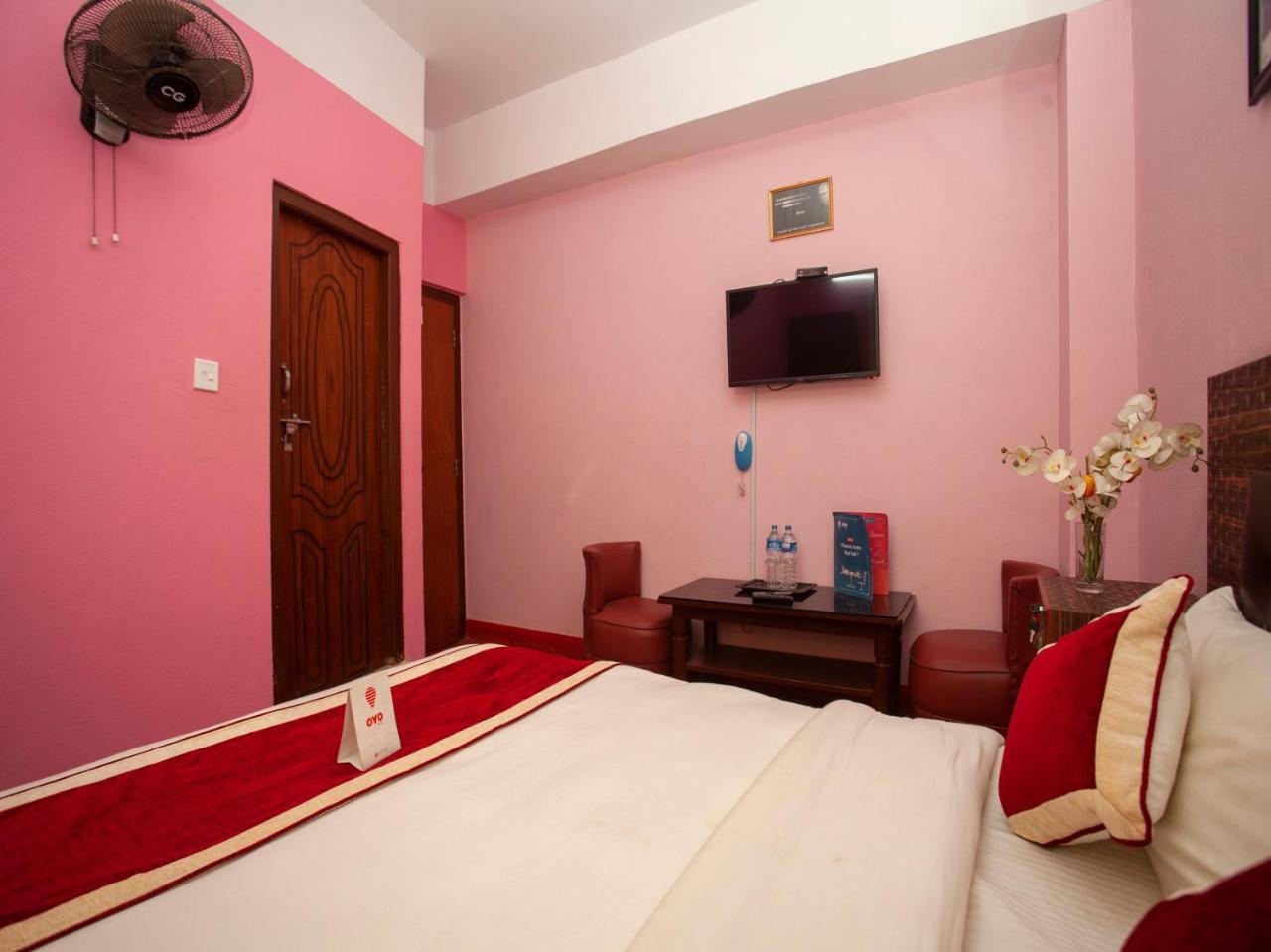 Oyo 195 Global Hotel And Resort Kathmandu Exterior foto